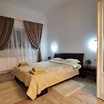 Old Town Apartman Bukarest